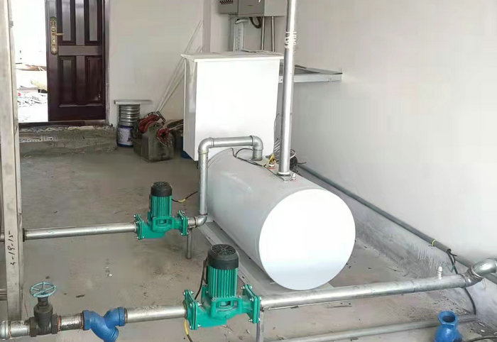 員工宿舍熱水工程：新疆阿拉爾工業園工人宿舍太陽能熱水系統